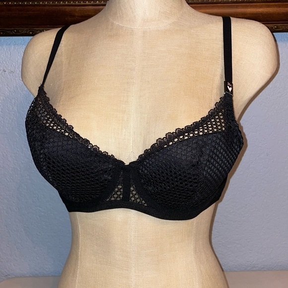 Victoria's Secret Other - Victoria's Secret Bra VS Fishnet Plunge Bra VS Lace Bra Removable Padding 36C 🆕